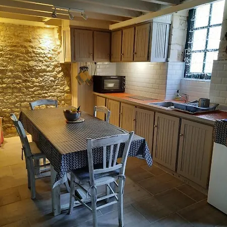 Holiday home Maison Cosy En Pierre A Ars