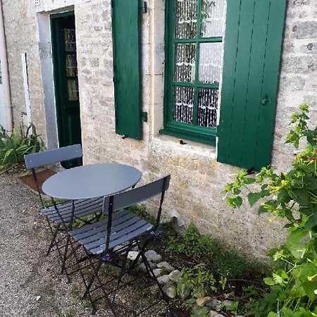 Holiday home Maison Cosy En Pierre A Ars
